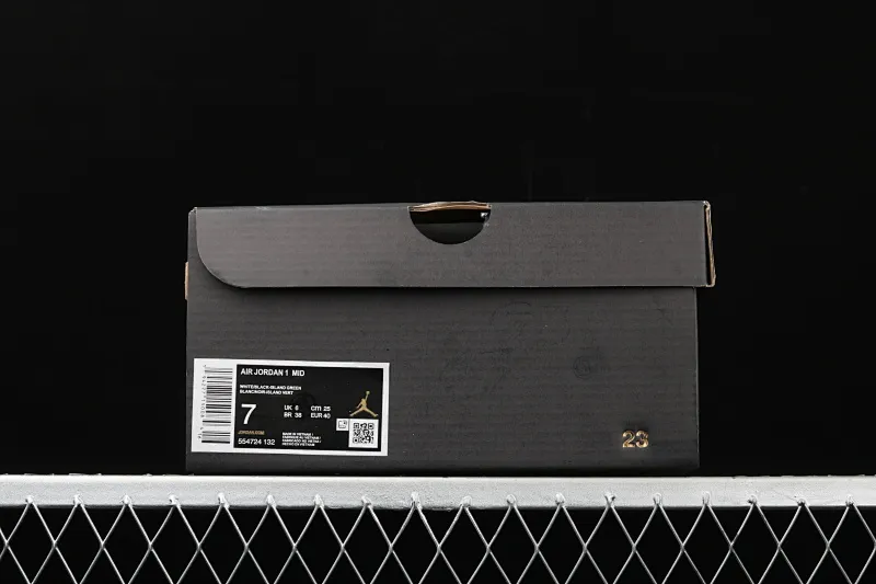 All categories Air Jordan Jordan series basketball shoes Air Jordan 1 Mid Air Jordan 1 Mid AJ1 Joe 1 black and white blue Zhongbang basketball shoes 554724-132